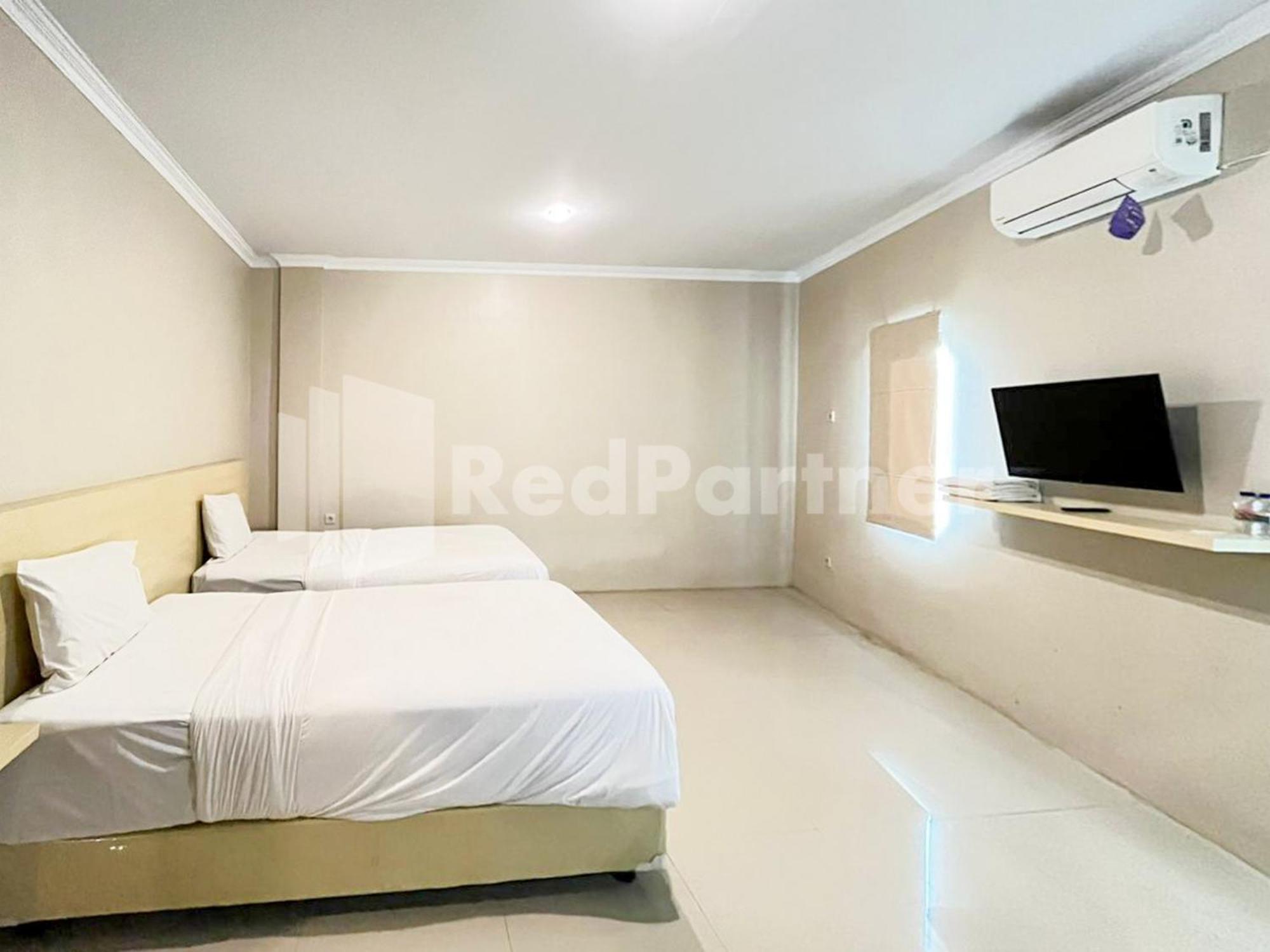 Hotel Andono Near Yia Mitra Reddoorz Temon Dış mekan fotoğraf
